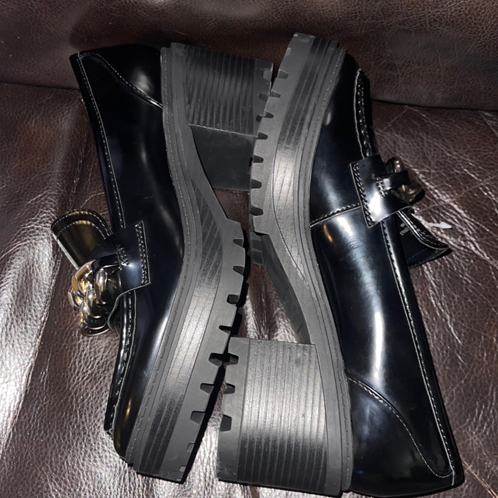 GUESS Plataform Loafers NWT - Picture 6 of 10